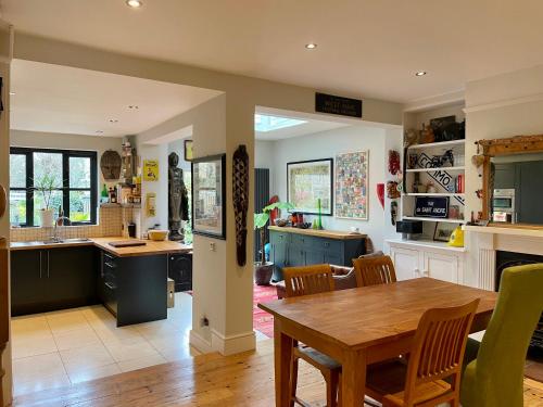 Beautiful Victorian House in Central Chelmsford — 4-Star Luxury Hotel in Chelmsford, United Kingdom