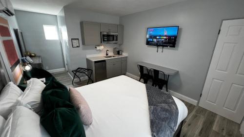 Oceano Suites Daytona Beach - featured photo
