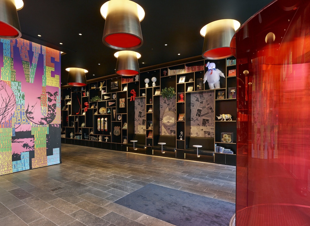 CitizenM Boston North Station Hotel - photo 2