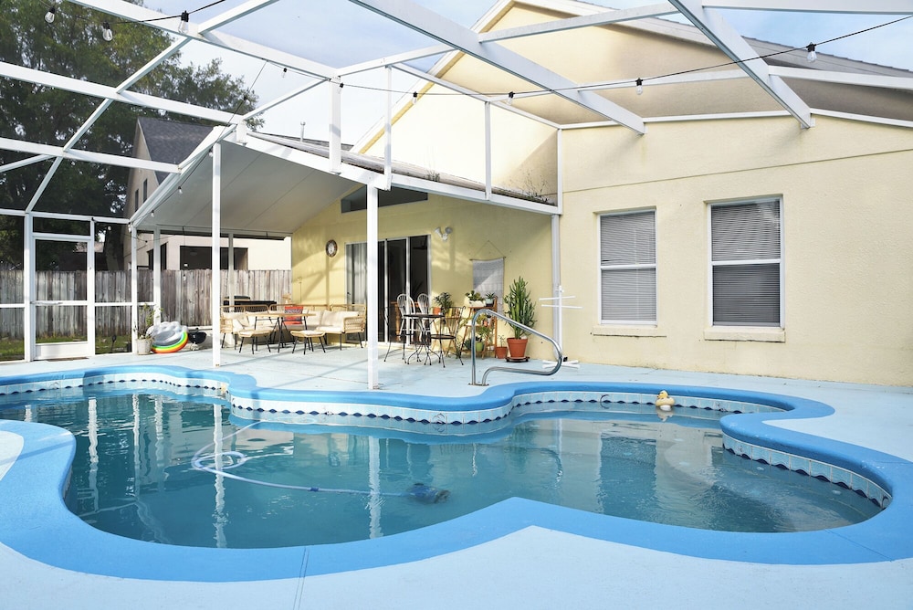 Artisan Poolside Paradise near Disney in Clermont, United States