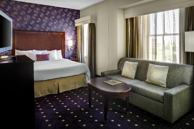 Courtyard by Marriott Kansas City Country Club Plaza - photo 19