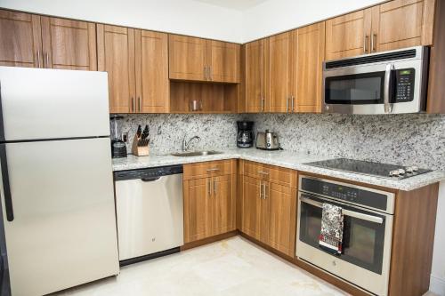 Oceanfront Contemporary Suites - photo 33