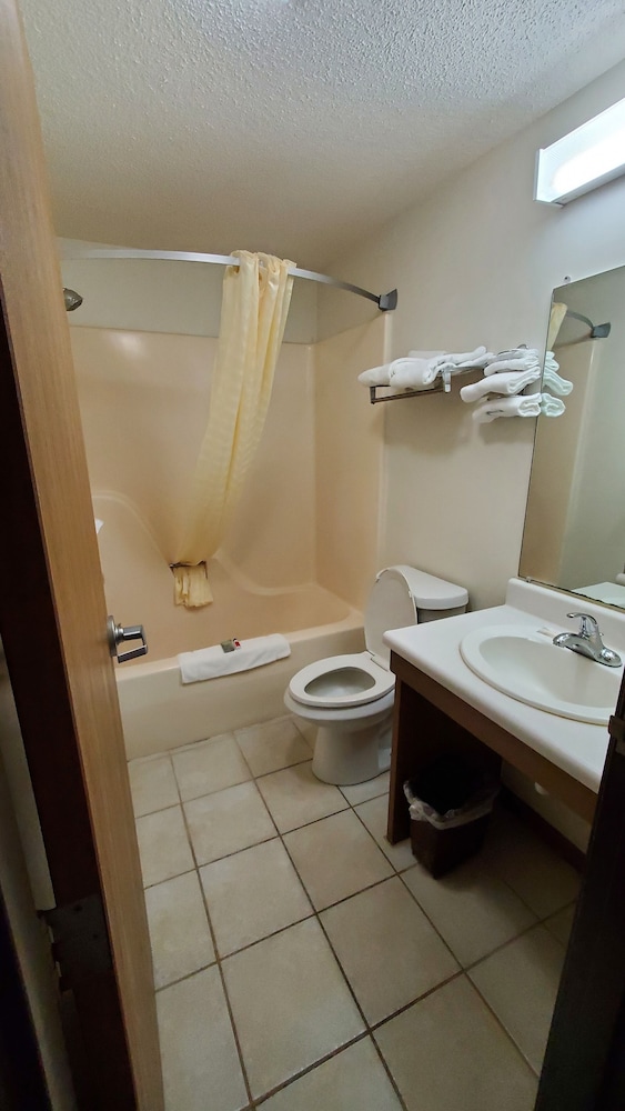 St Paul Inn - photo 26