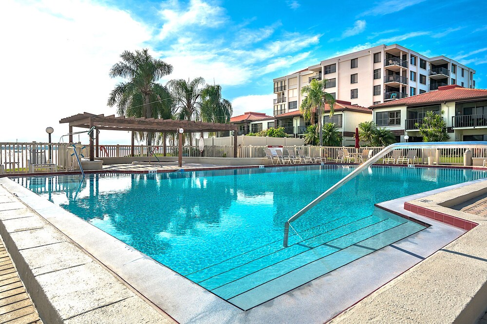 Bahia Del Mar 501 Cozy and Coastal Enjoy Isla Del Sol - photo 3