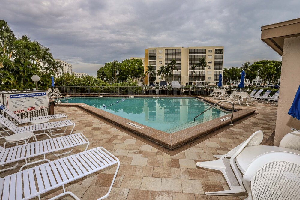 Estero Yacht & Racquet 218 Fort Myers Beach - photo 2
