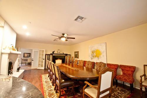 Villa Gordal Enormous Villa in Las Vegas with 39 Sleeps