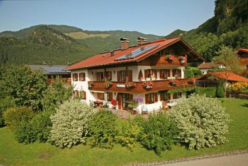Haus Kohlpointner — 4-Star Luxury Hotel in Unterwossen, Germany