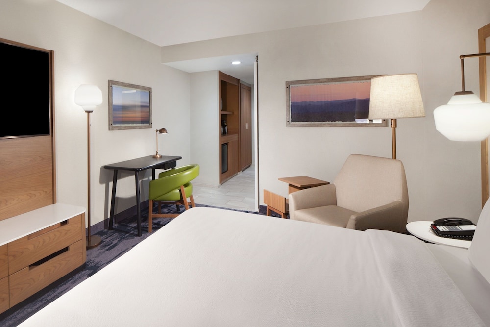 Fairfield Inn & Suites by Marriott Charleston - photo 13