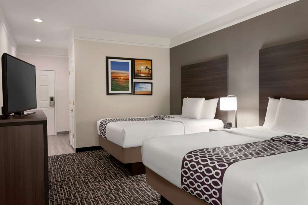 La Quinta Inn & Suites by Wyndham I 20 Longview South - photo 12