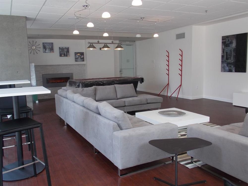 Fastlane Suites Rouleau in Calgary, Canada