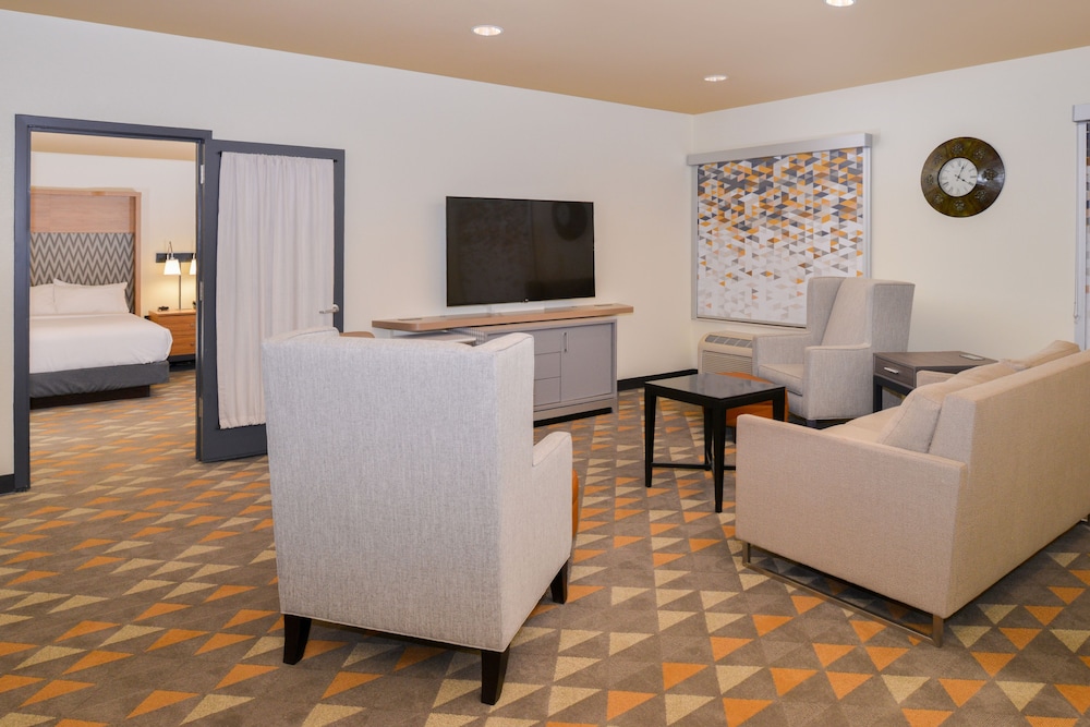 Holiday Inn Kansas City Airport by IHG - photo 14