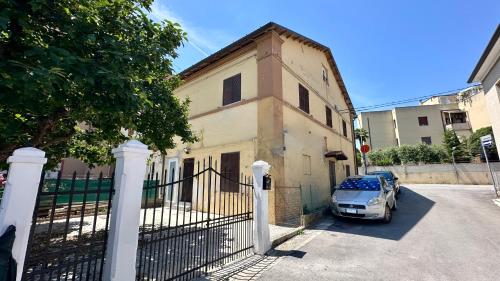 SE104 Elegante quadrilocale comodo ai servizi — 4-Star Luxury Hotel in Senigallia, Italy
