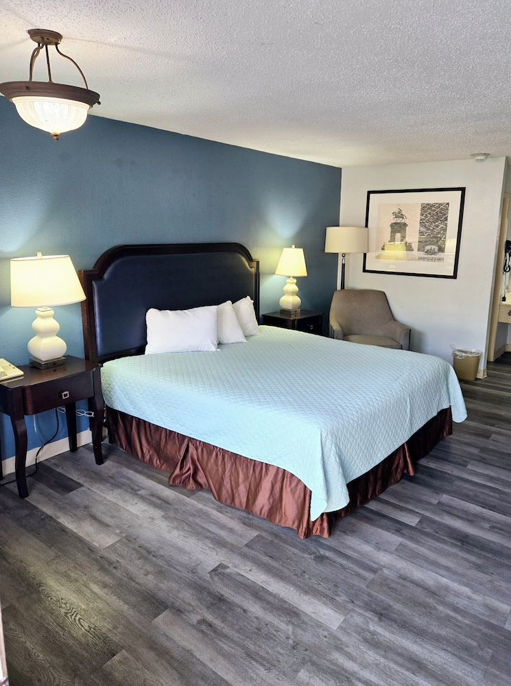 Best Price Motel and Suites - photo 4