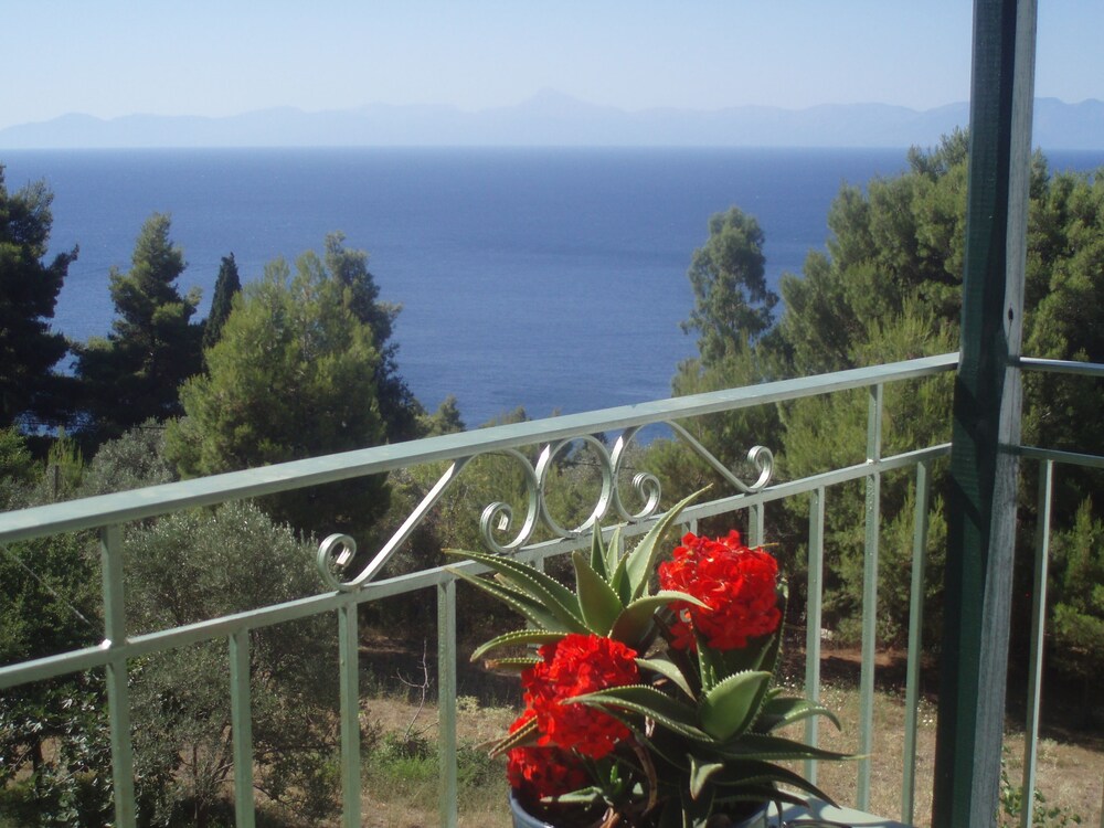 Pelagos - carbon neutral hotel in Skopelos