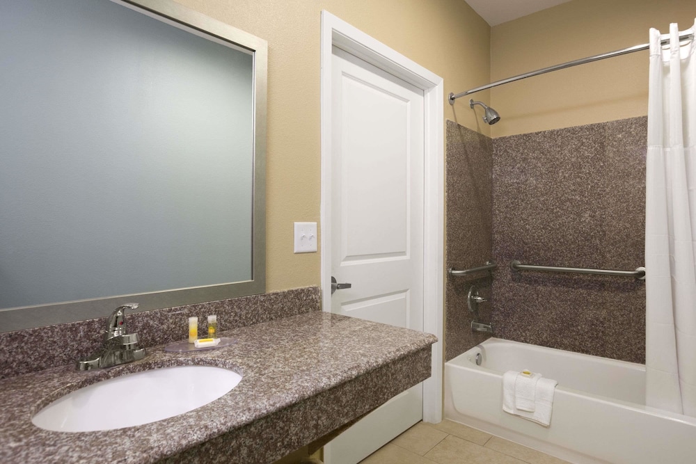 Days Inn & Suites by Wyndham Gonzales TX - photo 22