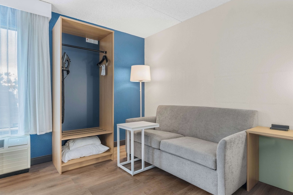 Spark by Hilton Colorado Springs I 25 Central - photo 17