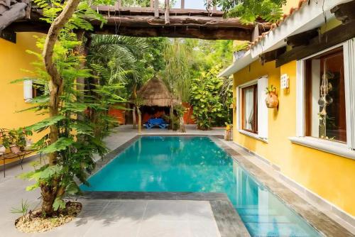 Villa Amable Lujo entre Selvas y Lagunas — 4-Star Luxury Hotel in Akumal, Mexico