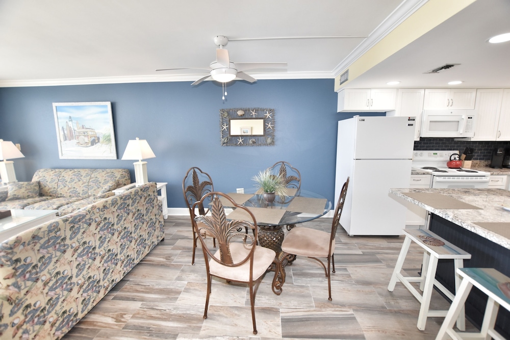 1410 Waters Edge Resort 1 Bedroom Condo by RedAwning - photo 30