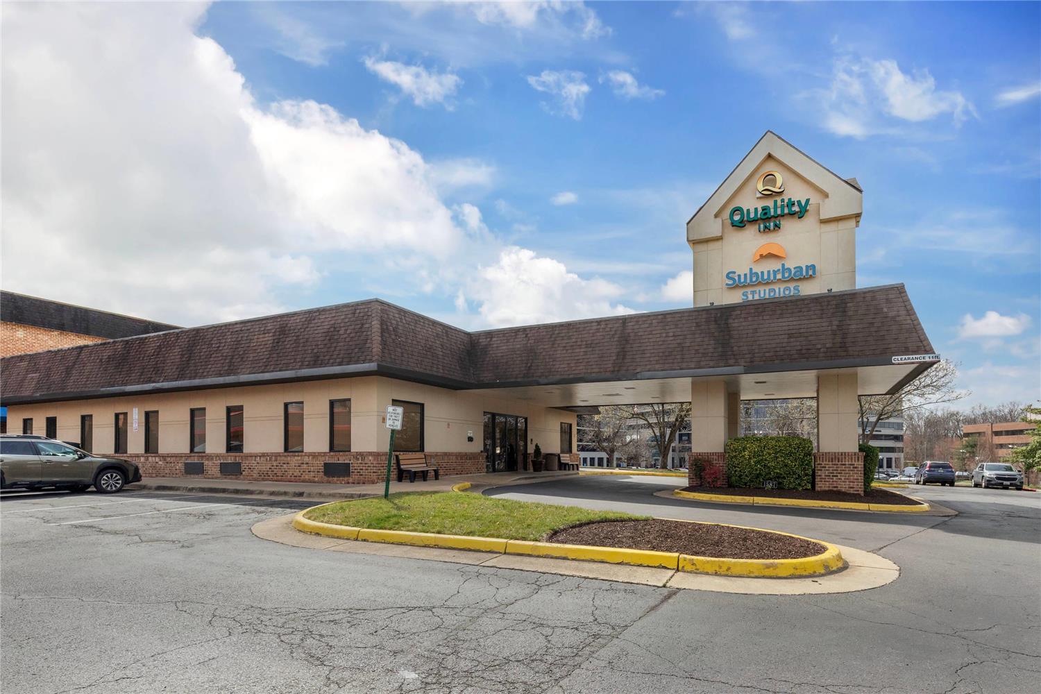 Suburban Studios Tysons Corner - carbon neutral hotel in Vienna