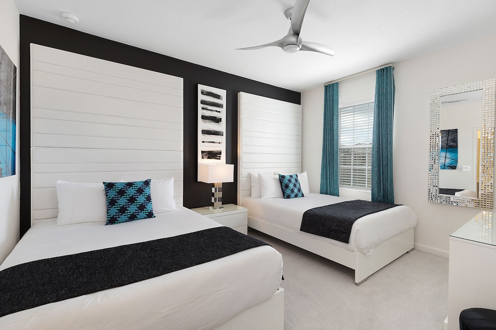 Solterra Resort Luxury 10 Bedroom Homes - photo 18