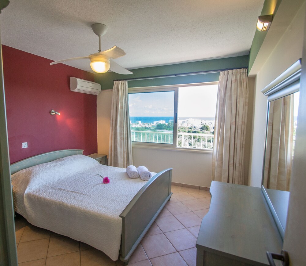 Monte Elias Suite