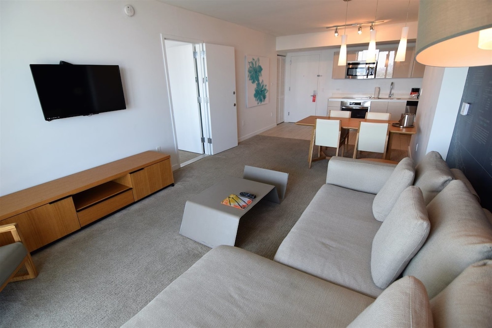 Stuning Ocean View 3 Bed 3 Bath Across The Beach @ Beachwalk - photo 15