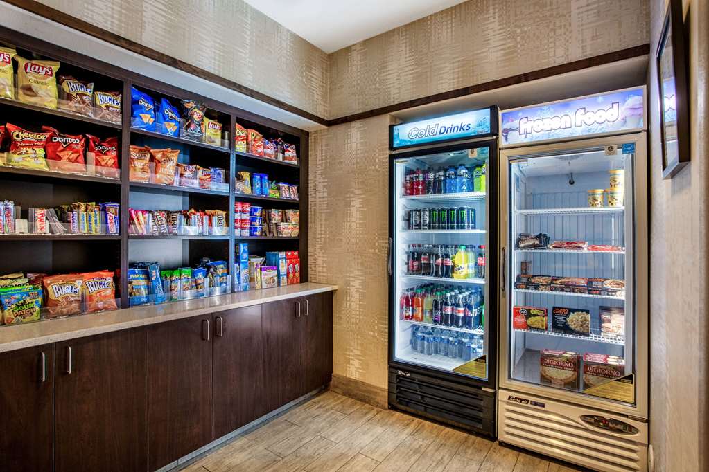 La Quinta Inn & Suites by Wyndham Andrews - photo 28