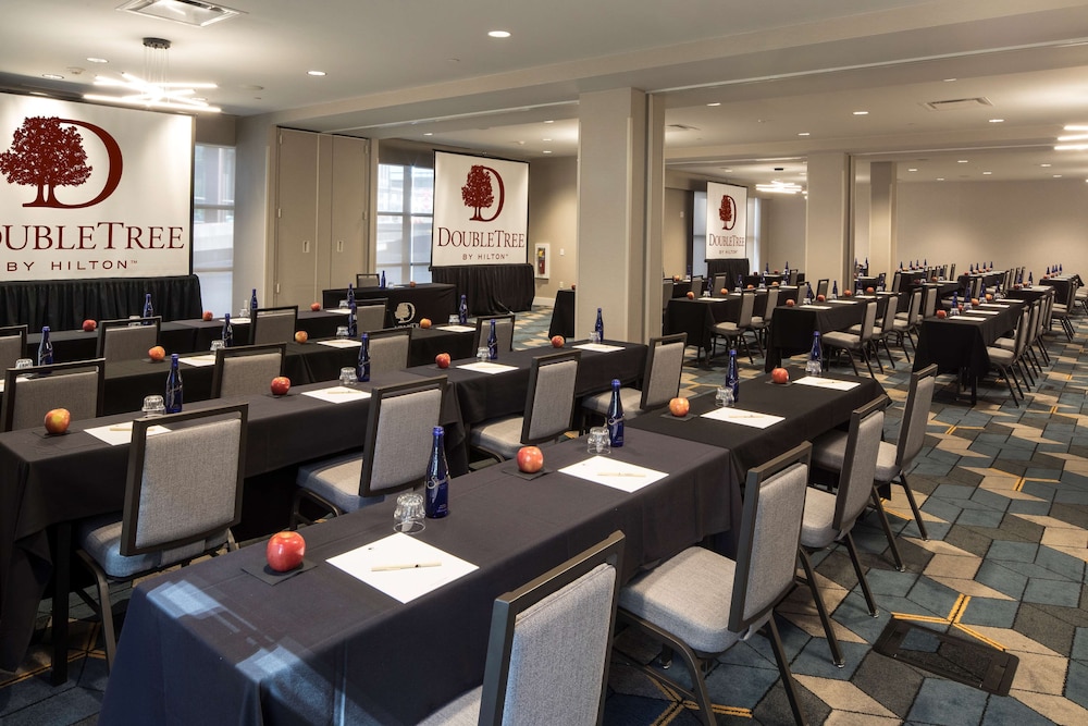 DoubleTree by Hilton Hotel & Suites Pittsburgh Downtown - photo 75