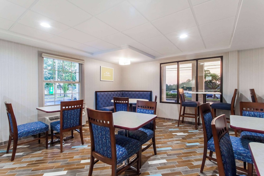 Days Inn by Wyndham Wilmington Brandywine - photo 4