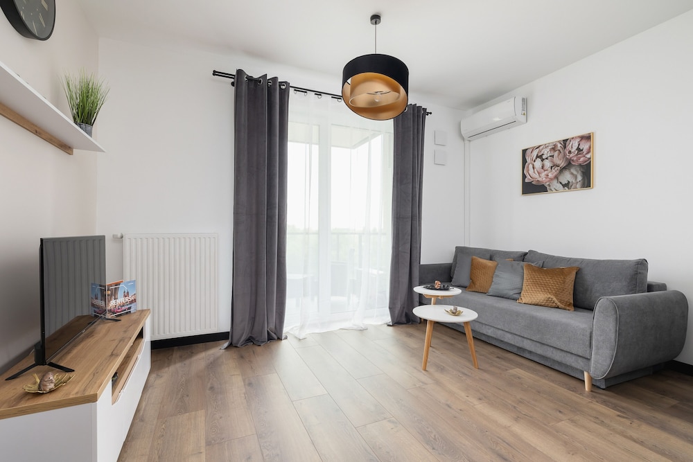 Kopiec Kraka Podgórze with Parking by Noclegi Renters — 4-Star Luxury Hotel in Krakow, Poland