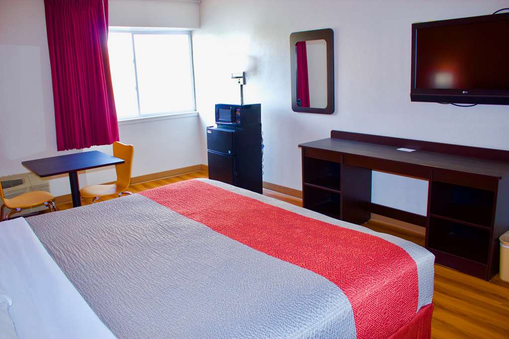 Motel 6 New Stanton PA - photo 13