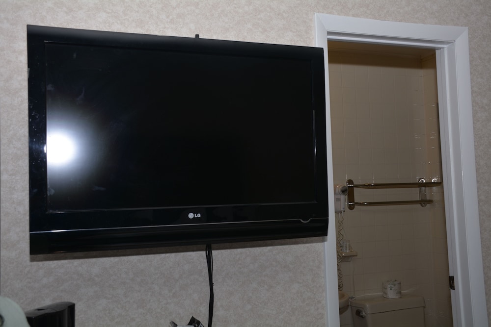 Atlantic Inn & Suites - photo 31