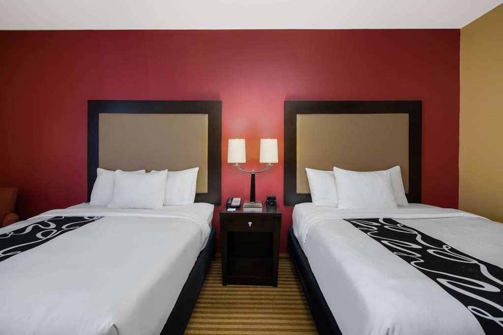 La Quinta Inn & Suites by Wyndham Atlanta Union City - photo 36