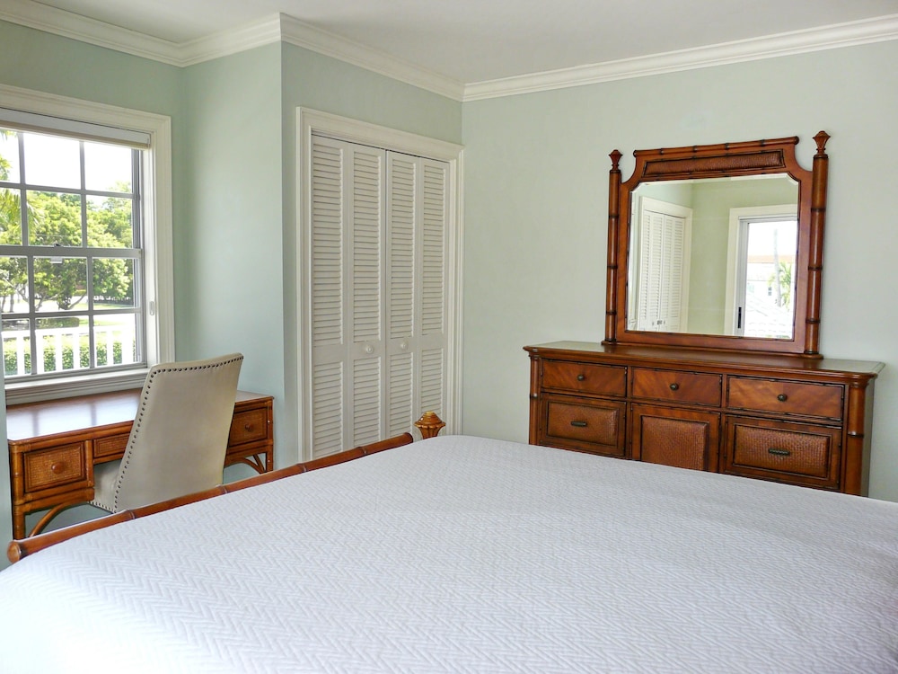 Pavilion Unit A 10 - photo 2