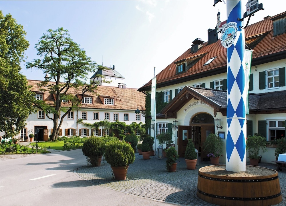 Brauereigasthof Hotel Aying — 4-Star Luxury Hotel in Aying, Germany