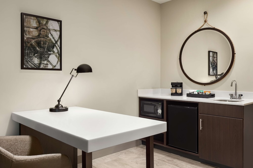 Embassy Suites by Hilton Round Rock - photo 16