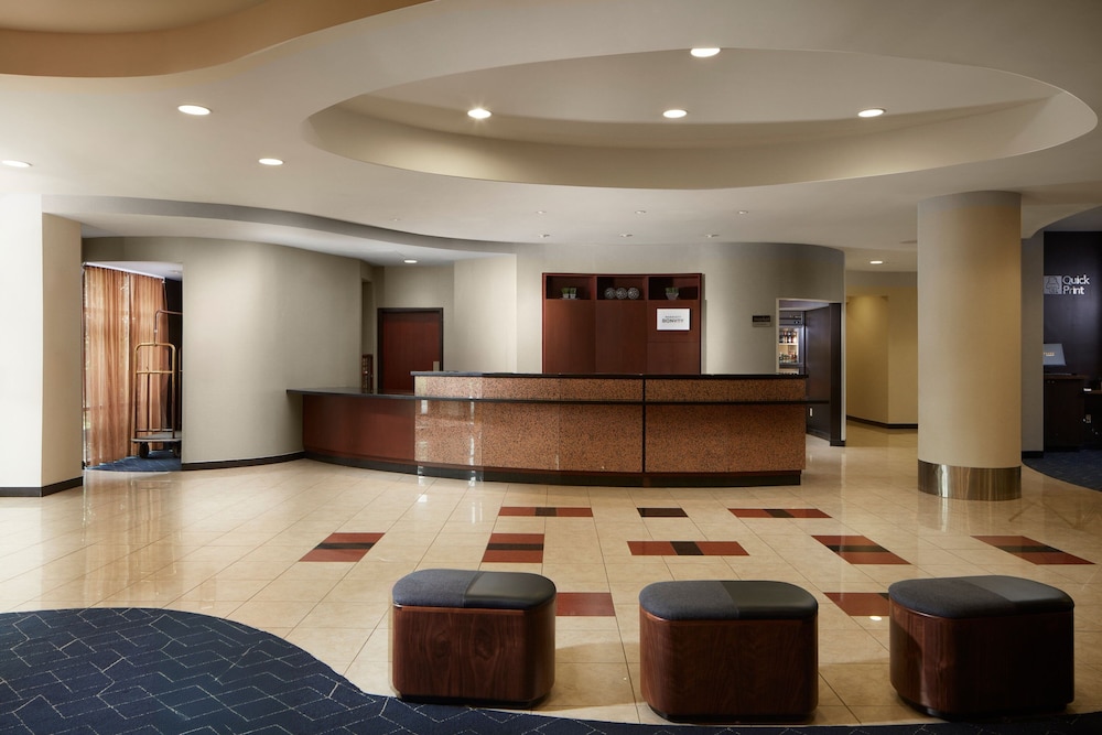 Courtyard by Marriott Winchester - photo 2