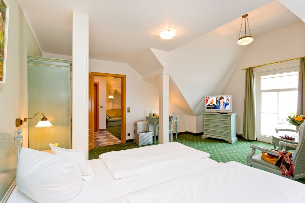 Hotel Villa Neander — Ostseebad Binz — photo 4