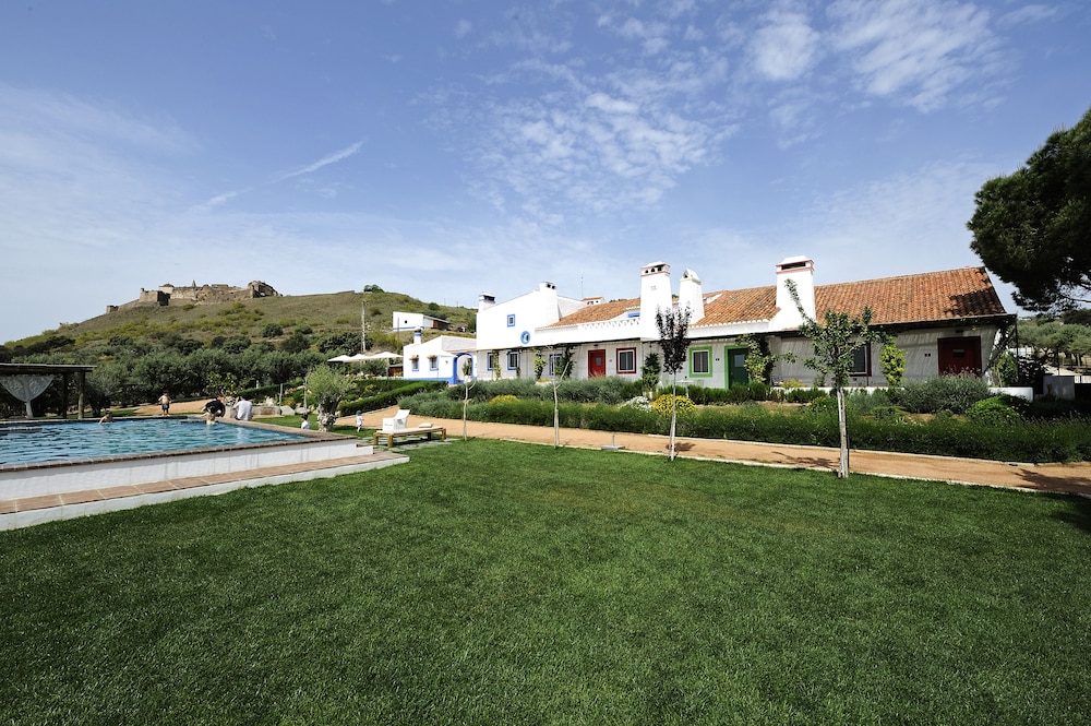 Casas de Juromenha — 4-Star Luxury Hotel in Alandroal, Portugal