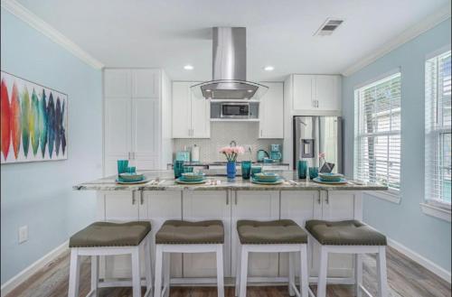 Island Dreams Oasis Galveston Retreat in Galveston, United States