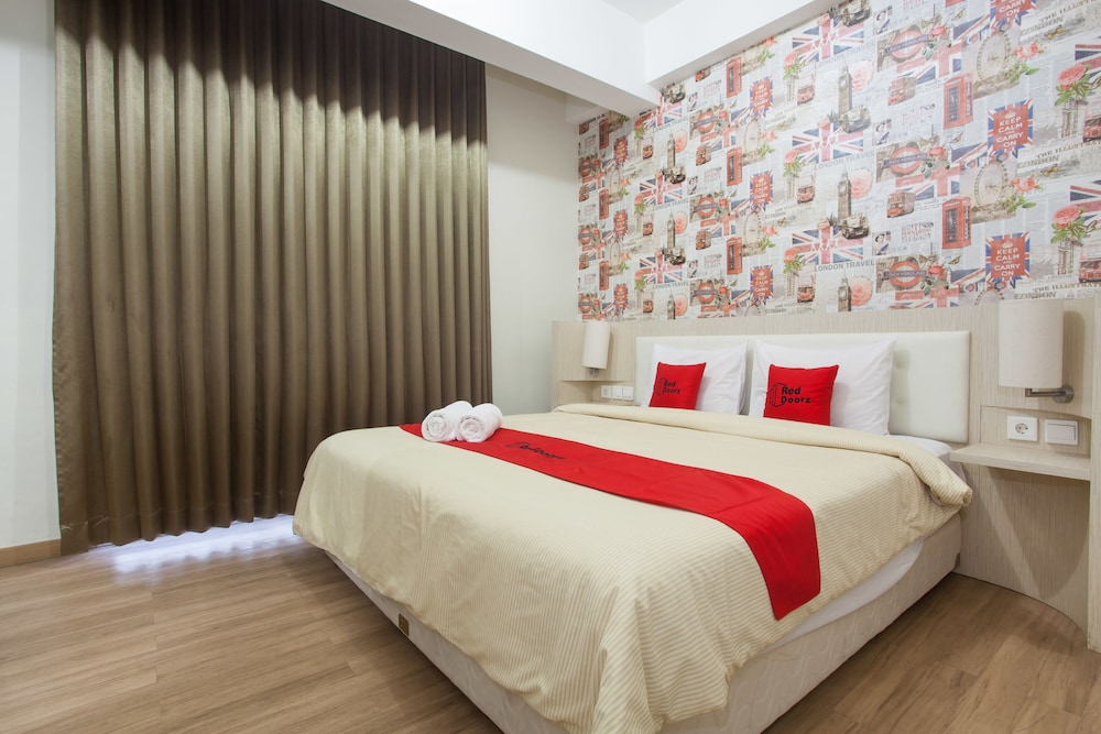 RedDoorz Plus @ Riverside Malang in Malang, Indonesia