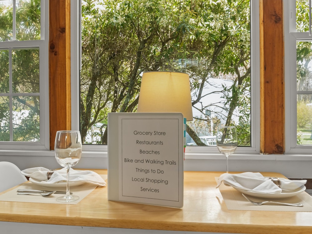 The Seagrove Suites & Guest Rooms - photo 11