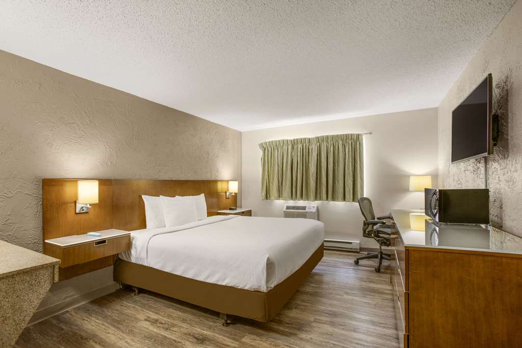 Rodeway Inn & Suites Grand Rapids Southeast - photo 25