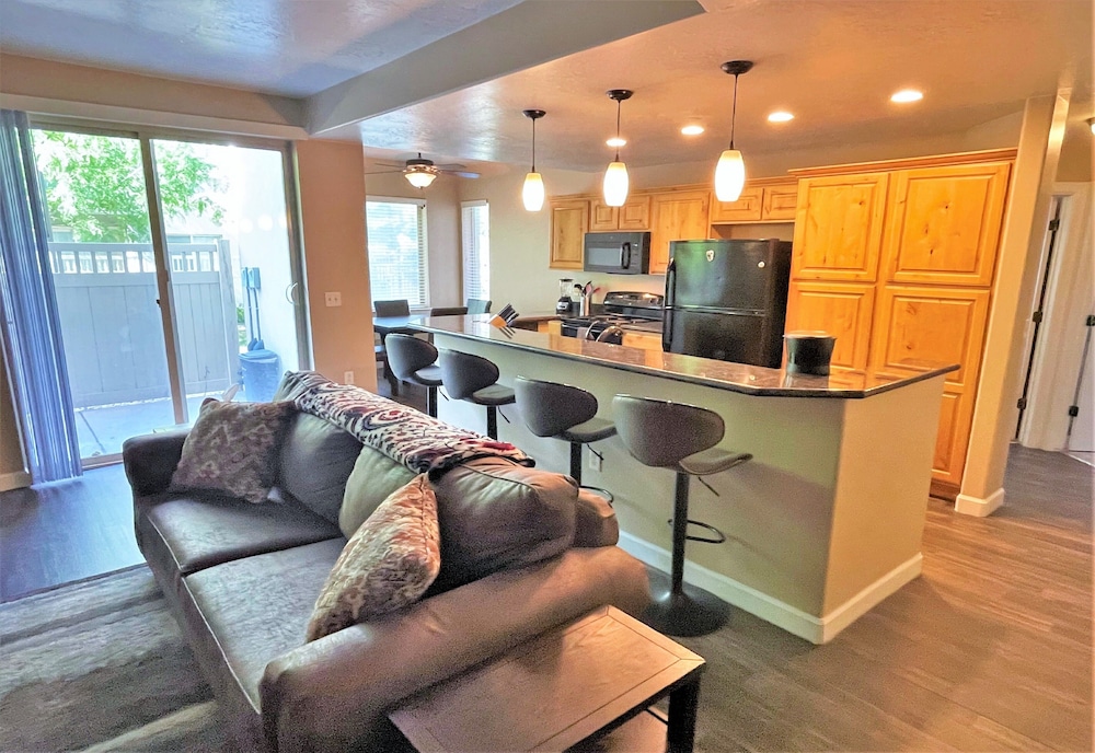 3 Bedroom Luxury Condo in the Heart of the City — 4-Star Luxury Hotel in Salt Lake City, United States