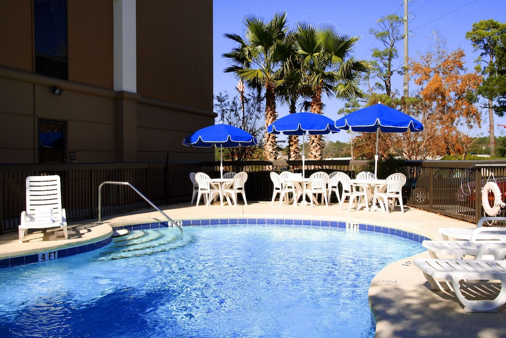Hampton Inn Niceville Eglin Air Force Base - photo 16