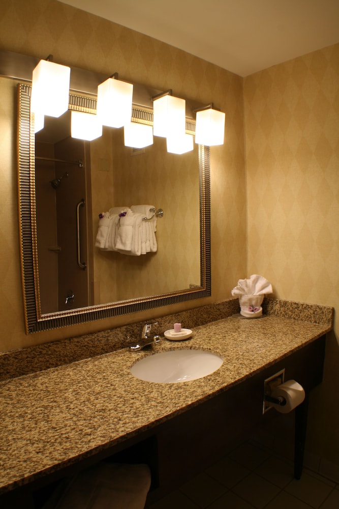 Spark by Hilton Akron Fairlawn - photo 14