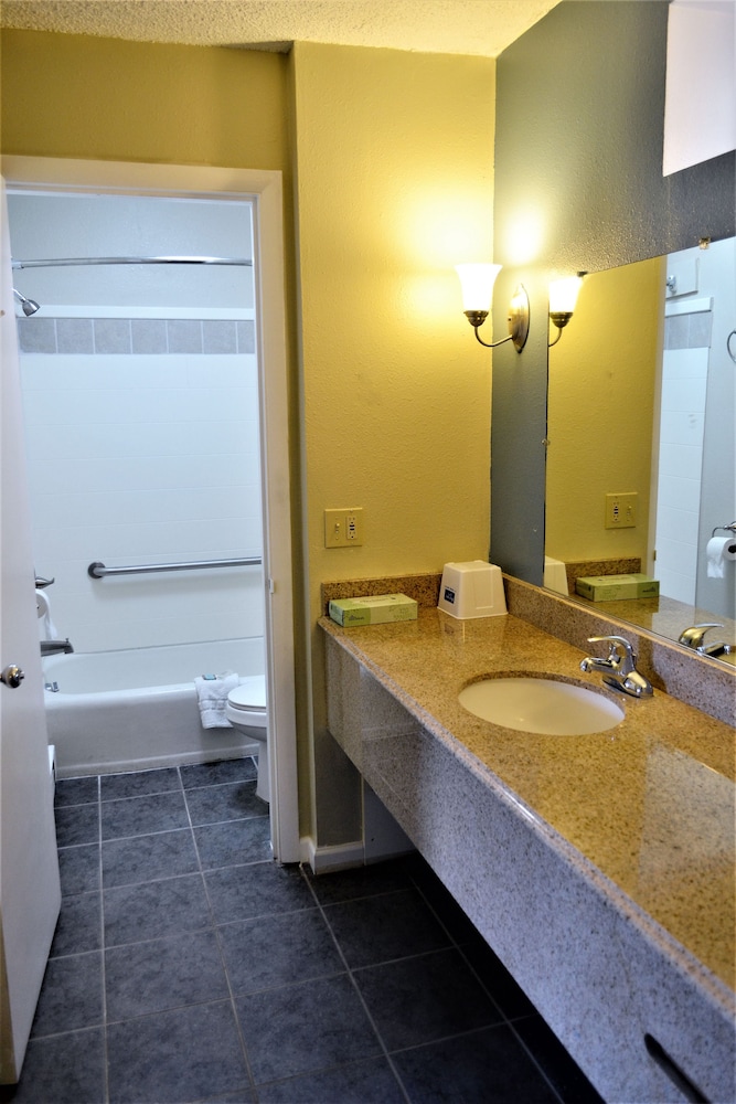 Rodeway Inn Rawlins - photo 28