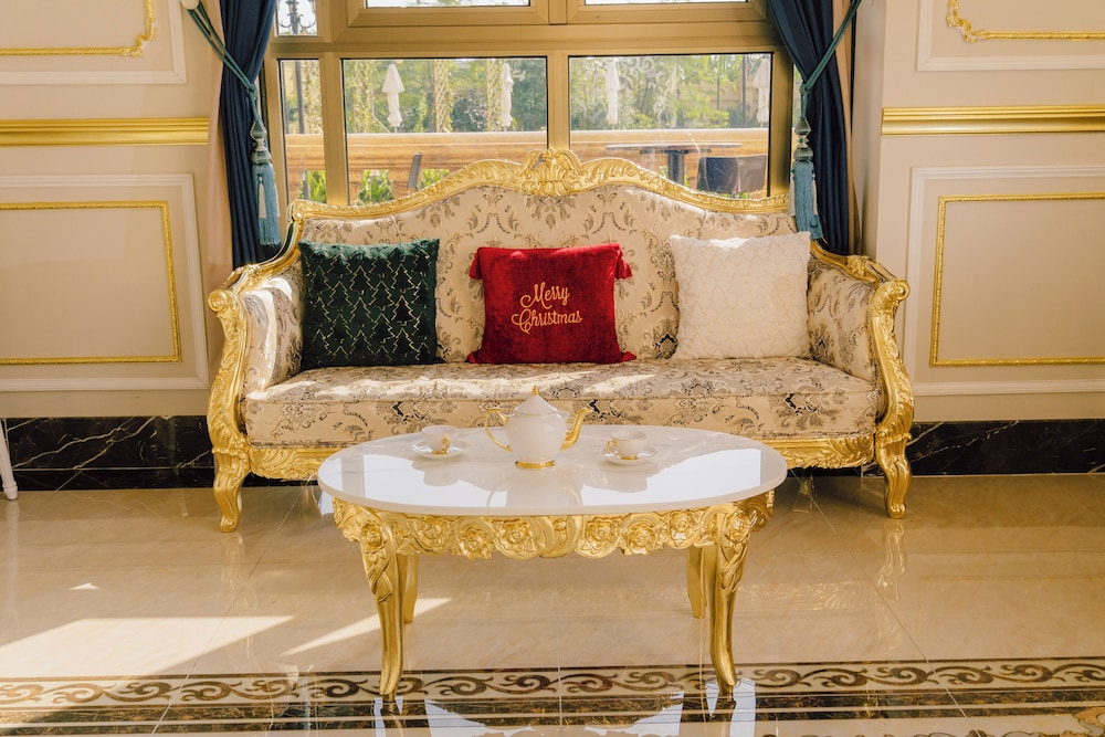 LaChateau — 4-Star Luxury Hotel in Ho Chi Minh City, Vietnam