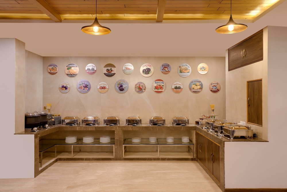 Lemon Tree Hotel Kasauli in Kasauli, India