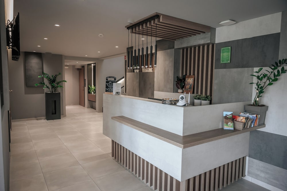 Elizabeth Queen Luxury Rooms — Paralia — photo 3